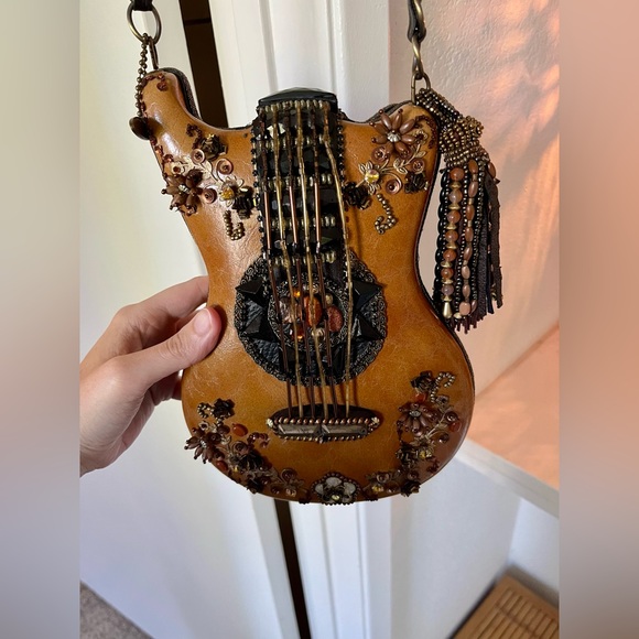 Mary Frances Guitar Hall of Fame Beaded Bag, Vintage Condition - Picture 3 of 12